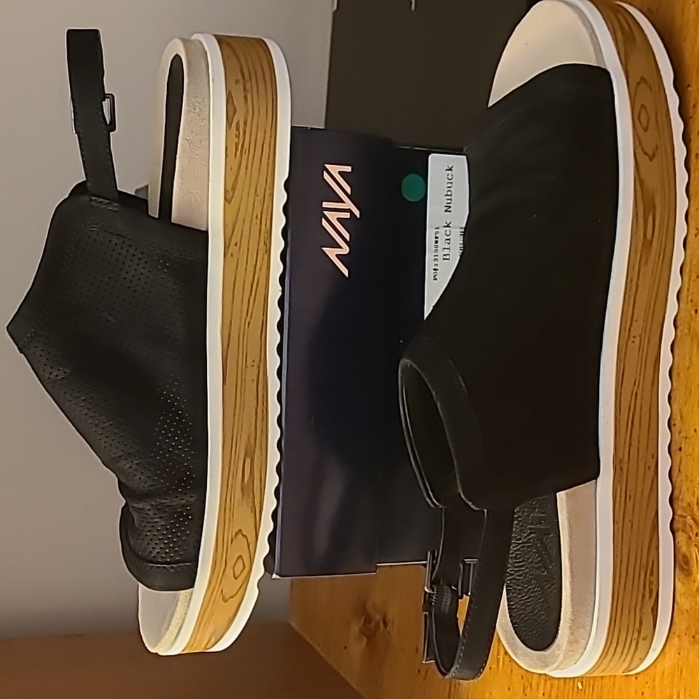 Naya Black Platform Leather Sandals Size 11 M - Picture 8 of 8